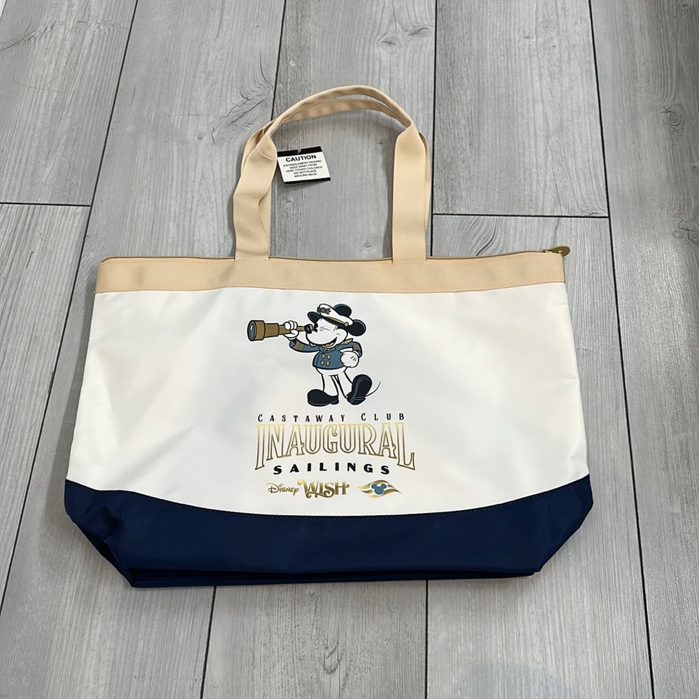 Disney Wish Cruise Line - Castaway Club Inaugural Sailings Mickey Tote NEW